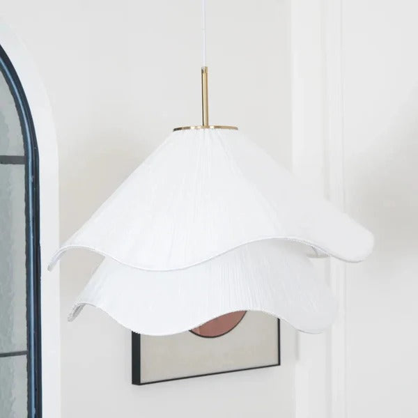 Illuminez votre intérieur avec la suspension LED en forme de fleur en tissu blanc