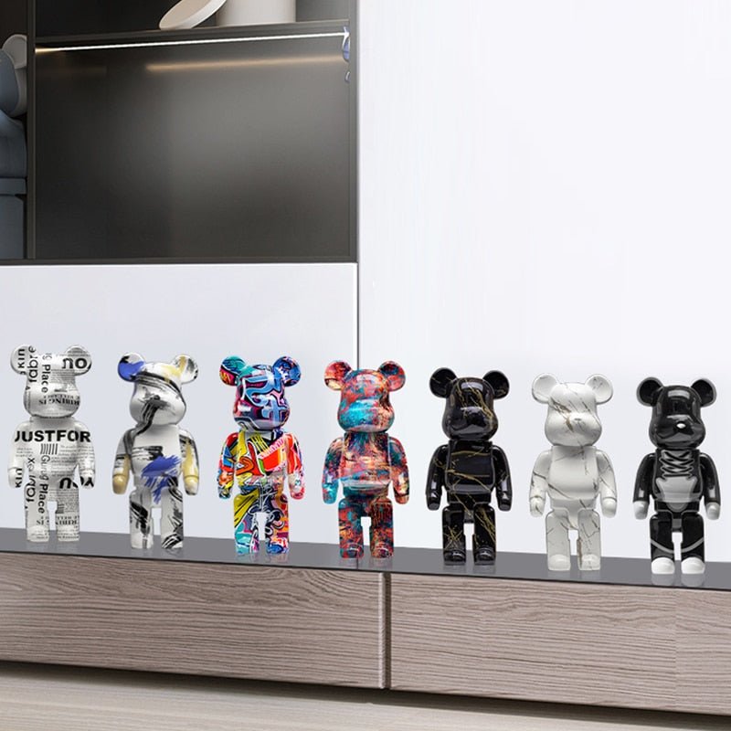 Sculpture d’ours en résine avec design graffiti et art de rue