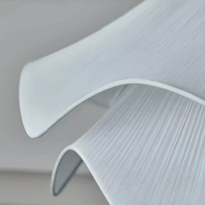 Illuminez votre intérieur avec la suspension LED en forme de fleur en tissu blanc