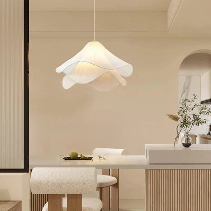 Illuminez votre intérieur avec la suspension LED en forme de fleur en tissu blanc