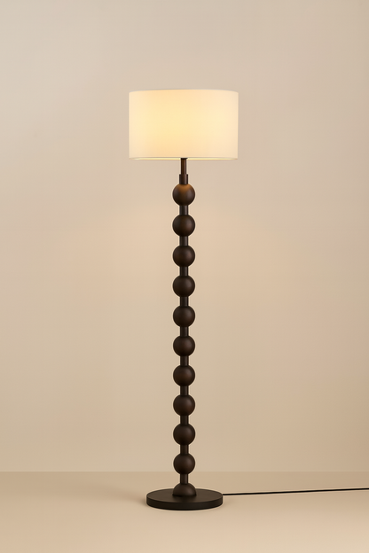 Lampadaire classique en bois avec abat-jour en tissu blanc