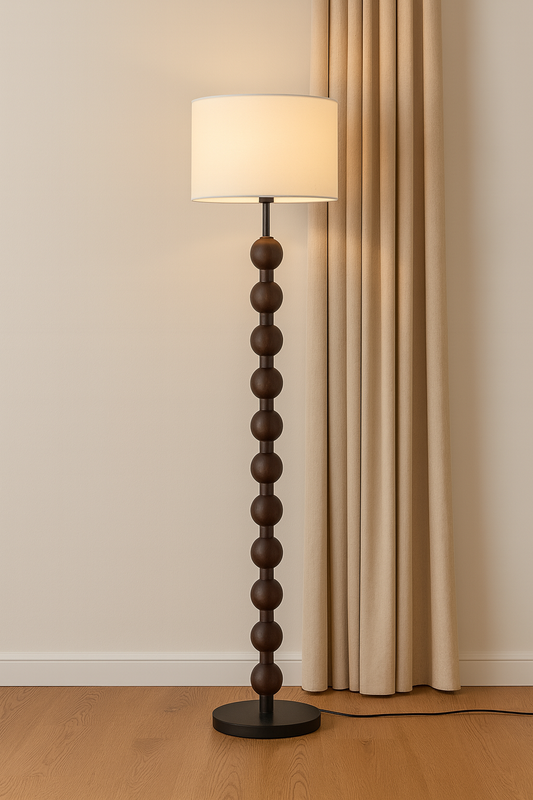 Lampadaire classique en bois avec abat-jour en tissu blanc