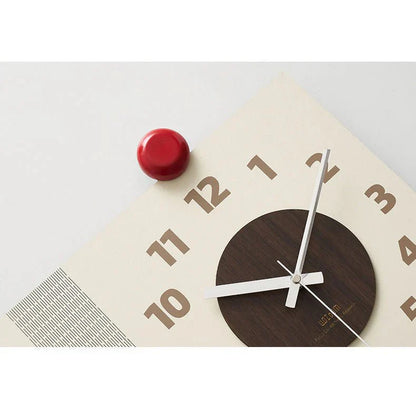 Horloge murale d’angle en bois double face – Design Noyer