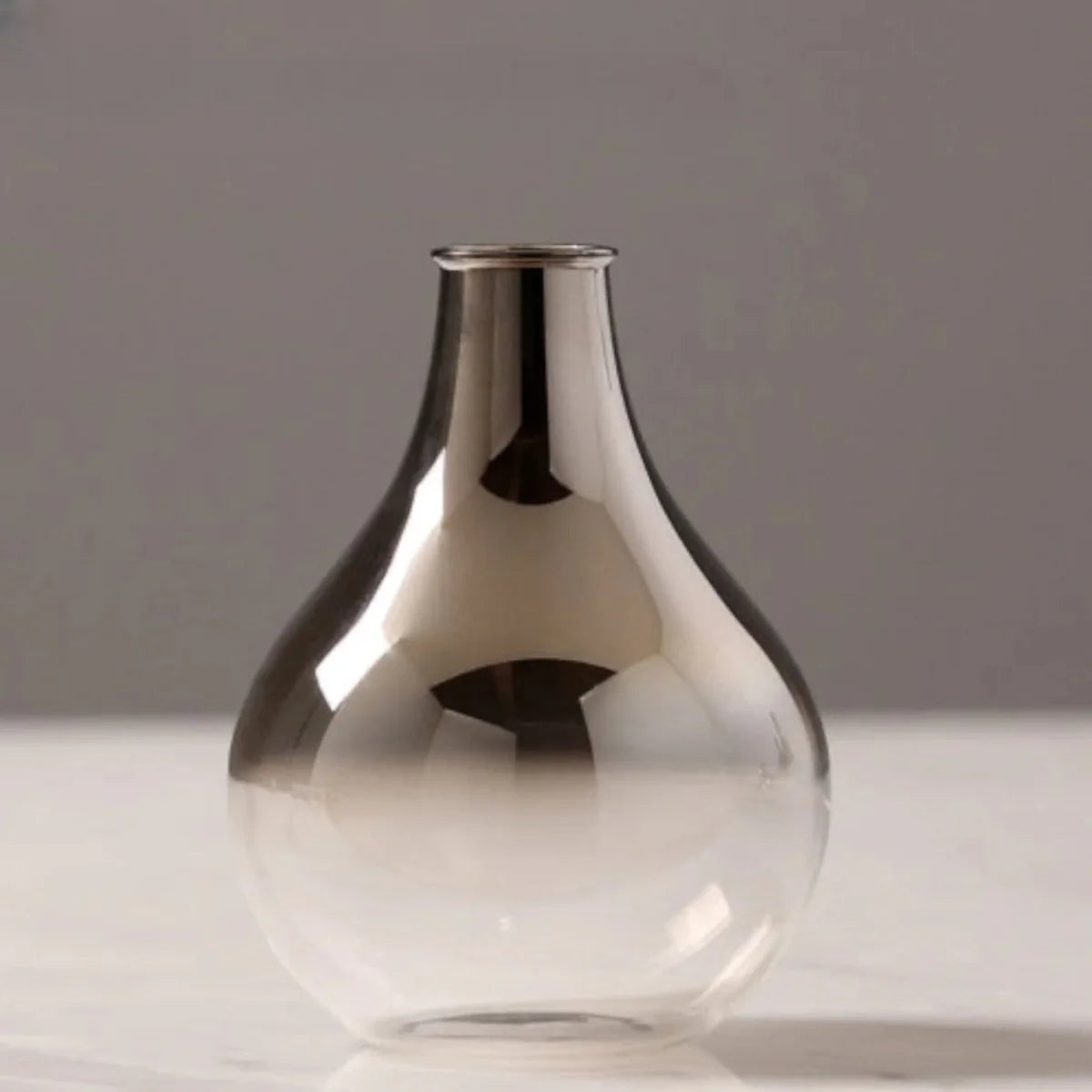 Vase Floral Élégant – Design Intemporel pour Espaces Modernes