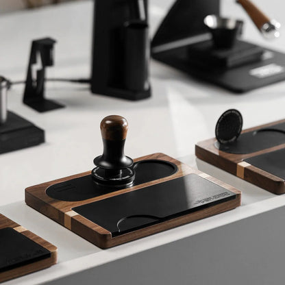 Station de tassage pour espresso - Bois avec tapis en silicone