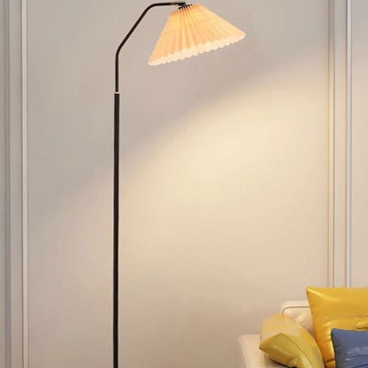 Lampadaire avec abat-jour en tissu plissé