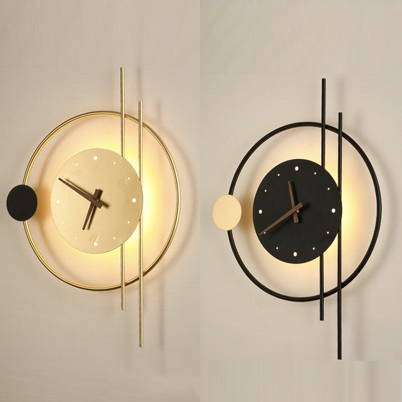 Horloge murale à cadre métallique avec rétroéclairage LED
