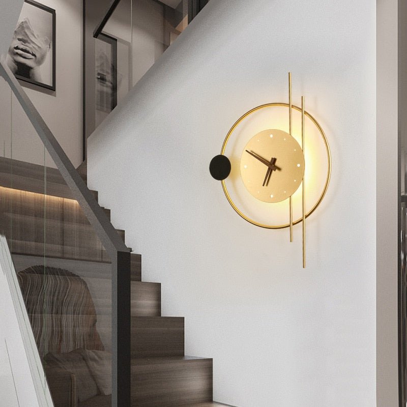 Horloge murale à cadre métallique avec rétroéclairage LED
