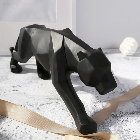 Sculpture de panthère en résine minimaliste