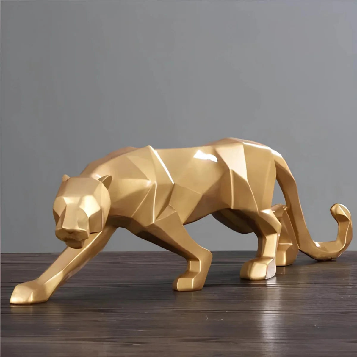 Sculpture de panthère en résine minimaliste