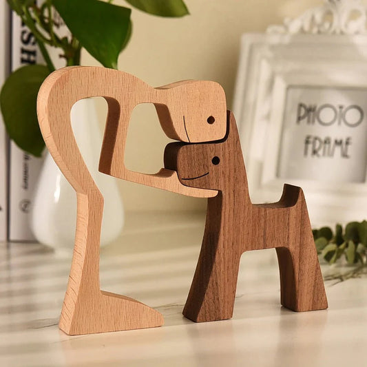 Sculptures de chiens nordiques en bois