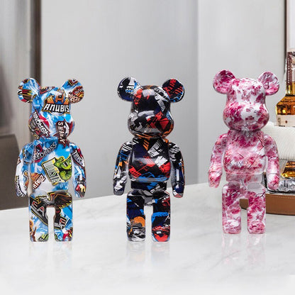 Sculpture d’ours en résine avec design graffiti et art de rue
