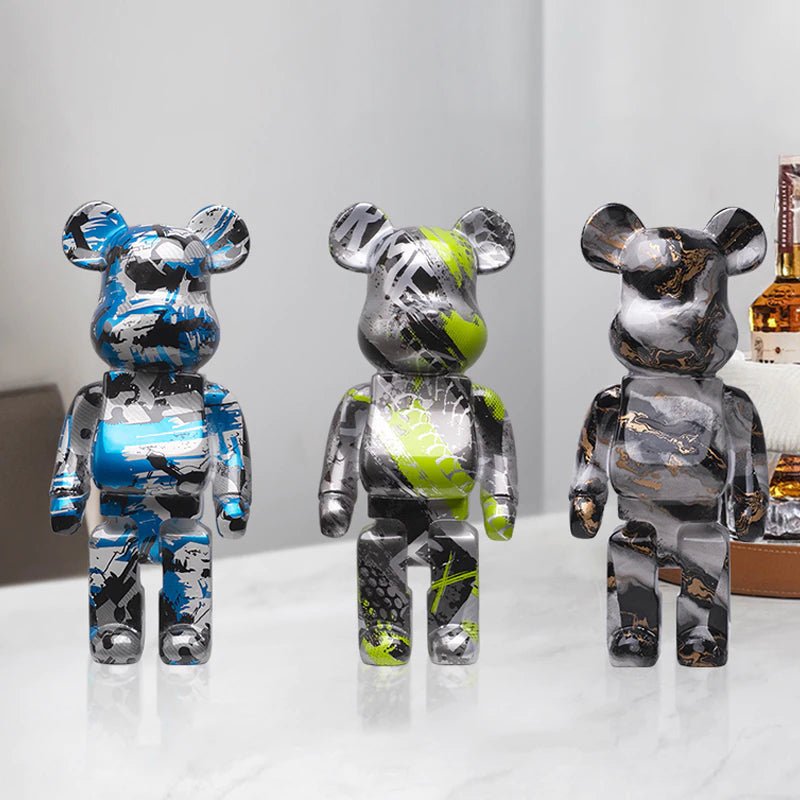 Sculpture d’ours en résine avec design graffiti et art de rue