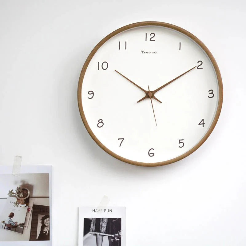 TimelessWood – Horloge murale analogique en bois massif au design minimaliste