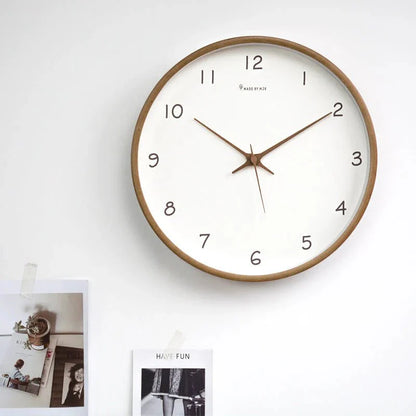 TimelessWood – Horloge murale analogique en bois massif au design minimaliste