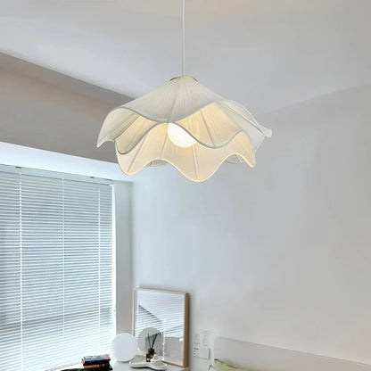 Suspension LED en forme de fleur en tissu blanc